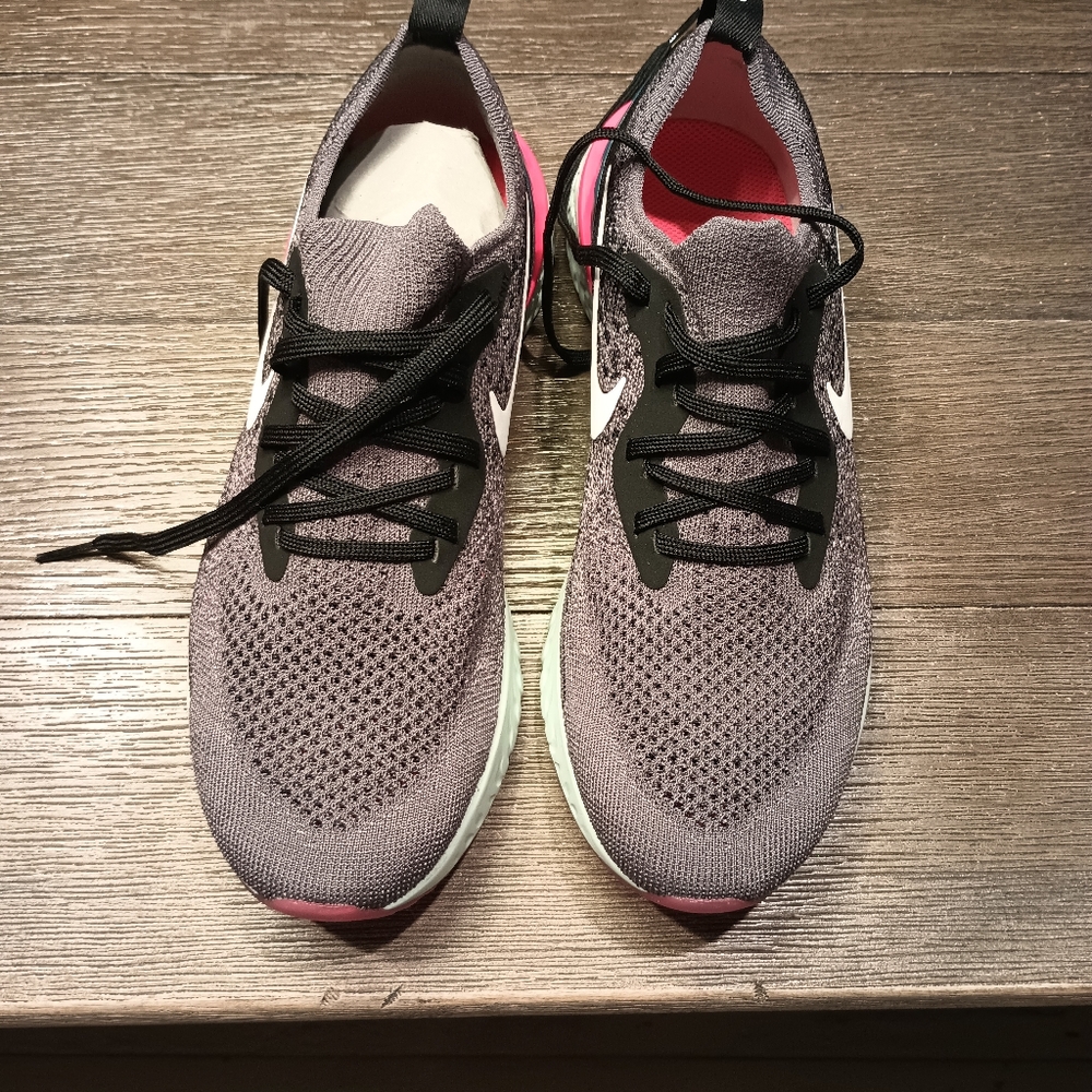 Nike women's size 9.5 Flyknit